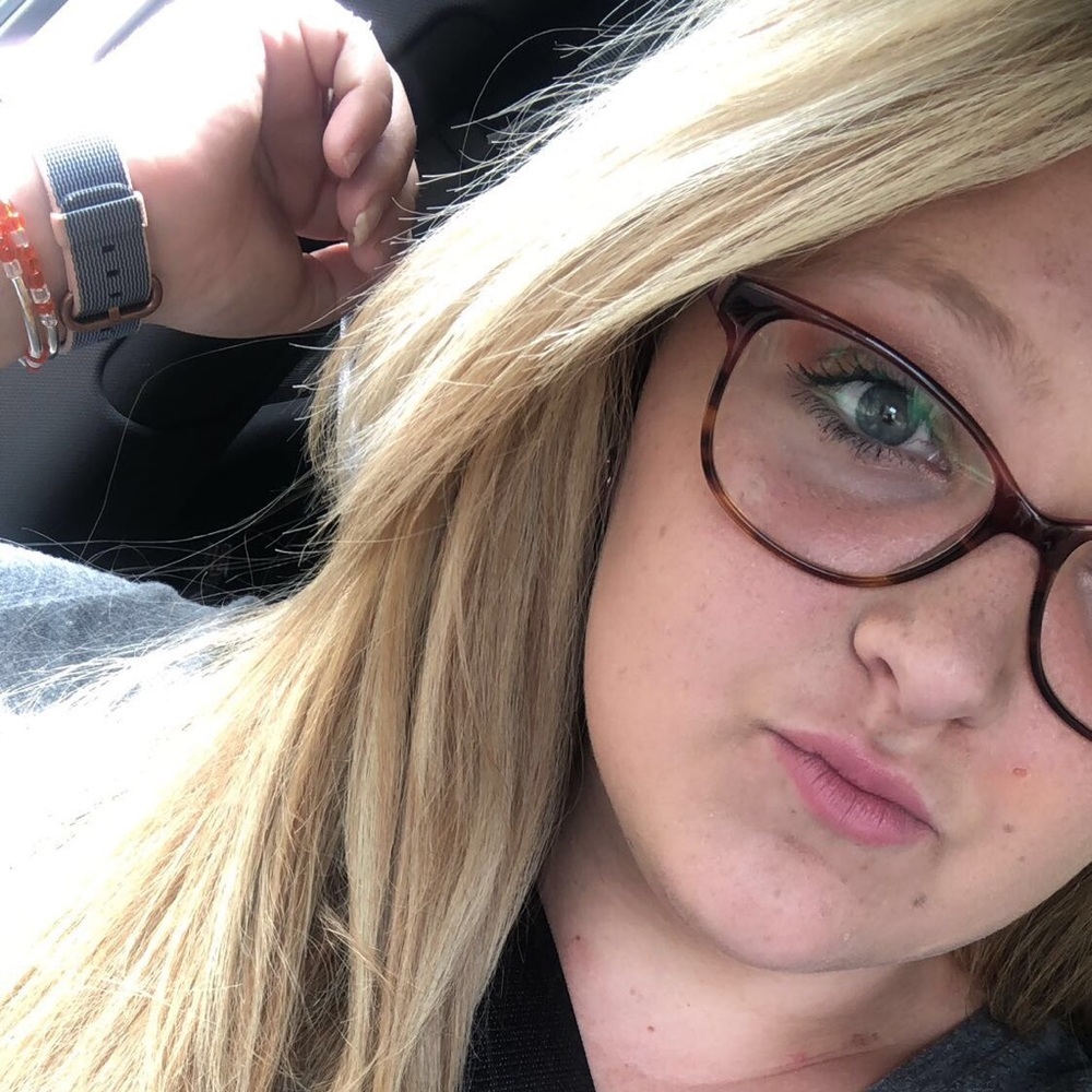 Meet your Posher, Abby